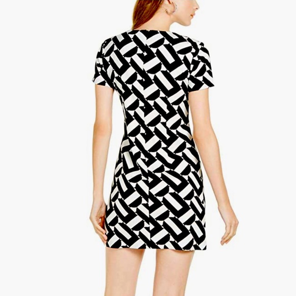 TRINA TURK ~ GEOMETRIC SHORT MINI DRESS - Picture 4 of 6